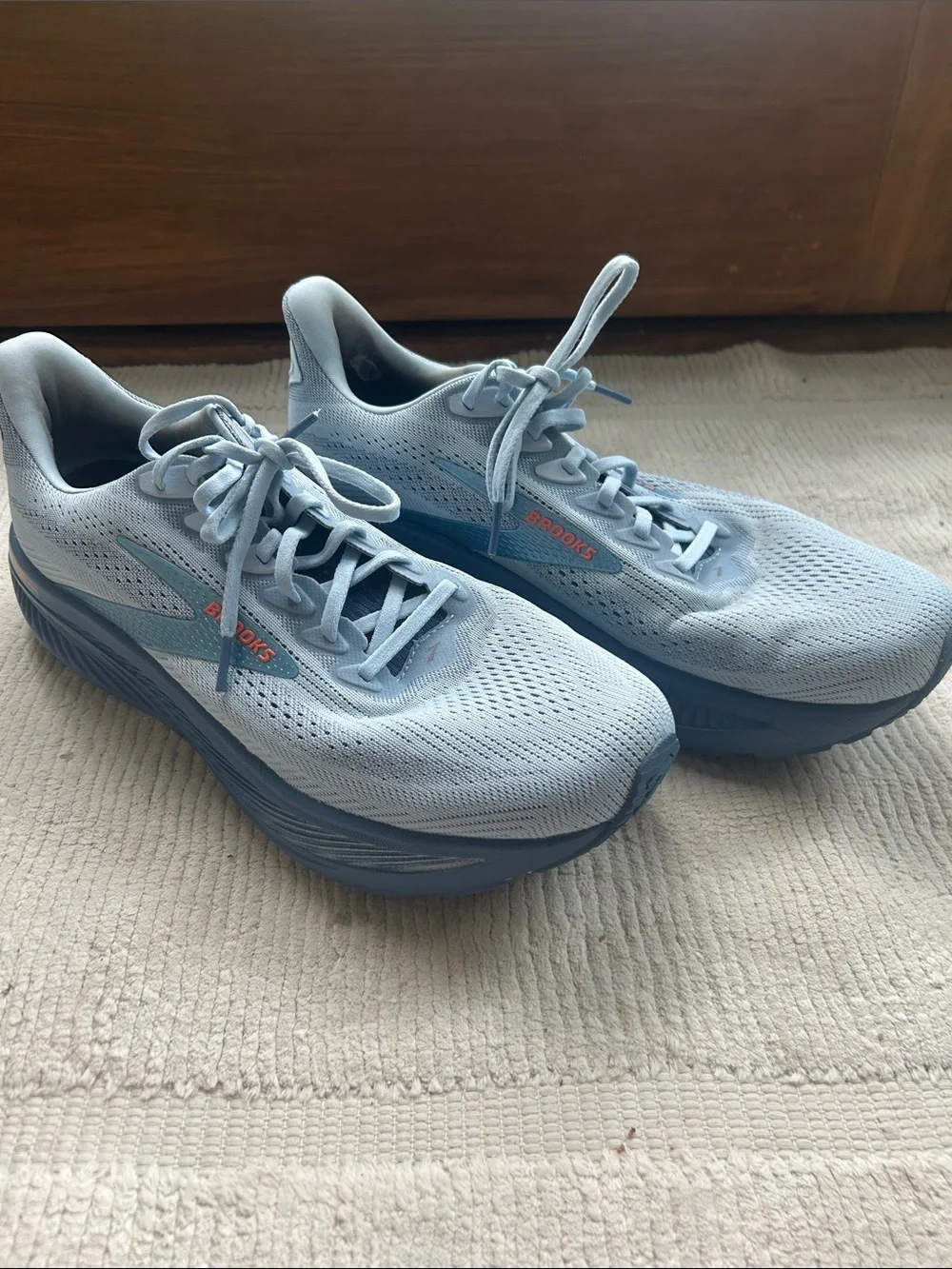 Brooks Ghost 17 Men’s size 12 Pale Blue Running Sneakers